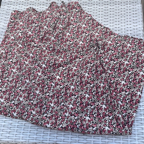 NWT- Lush Black Coral Ditsy Midi Skirt ~ Hi-Lo Hem ~ Front Slit Size M - Picture 7 of 13